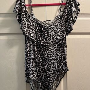 2x bodysuit from Rainbow